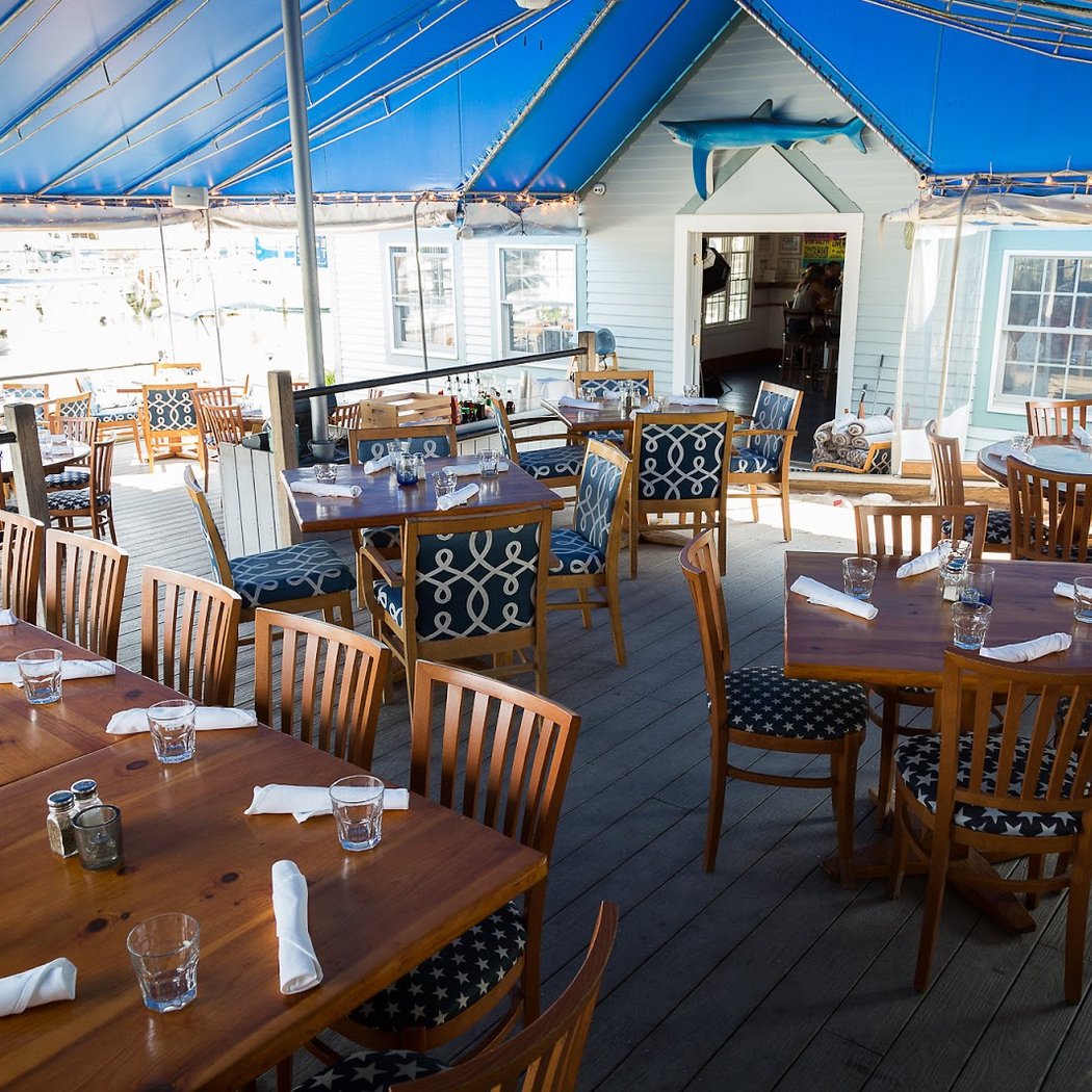 SALT Waterfront Bar & Grill 3