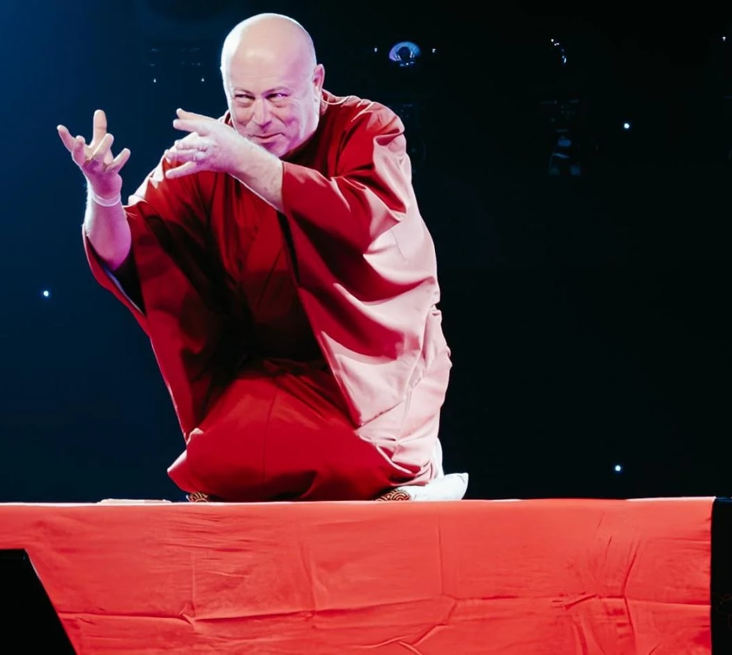 Rire au Japon: Stand-up assis made in Japan 1