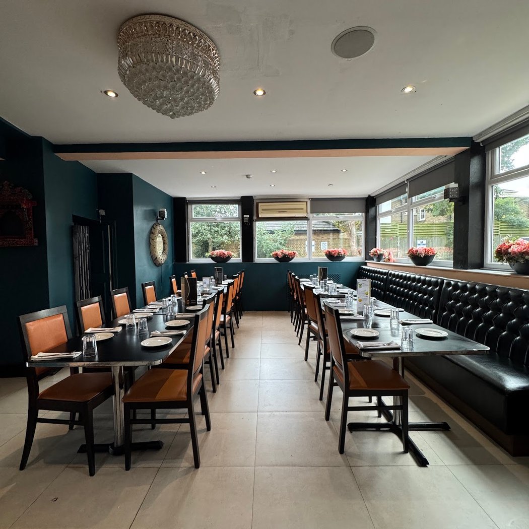 Cinnamon Lounge - Indian Restaurant Isleworth 2