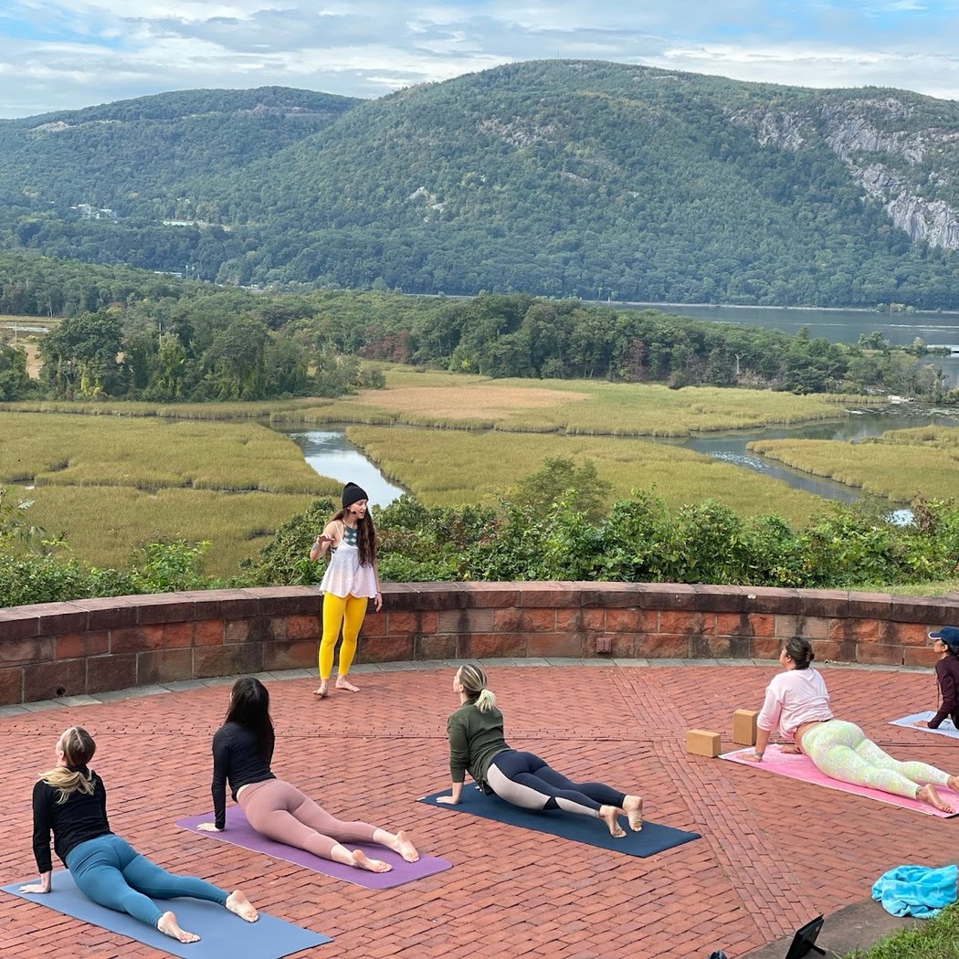 Open House Intro to Family Yoga with Sandra 4