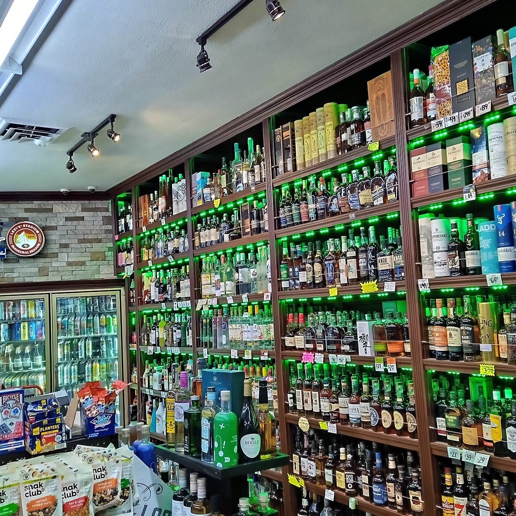 Val's Liquors 3