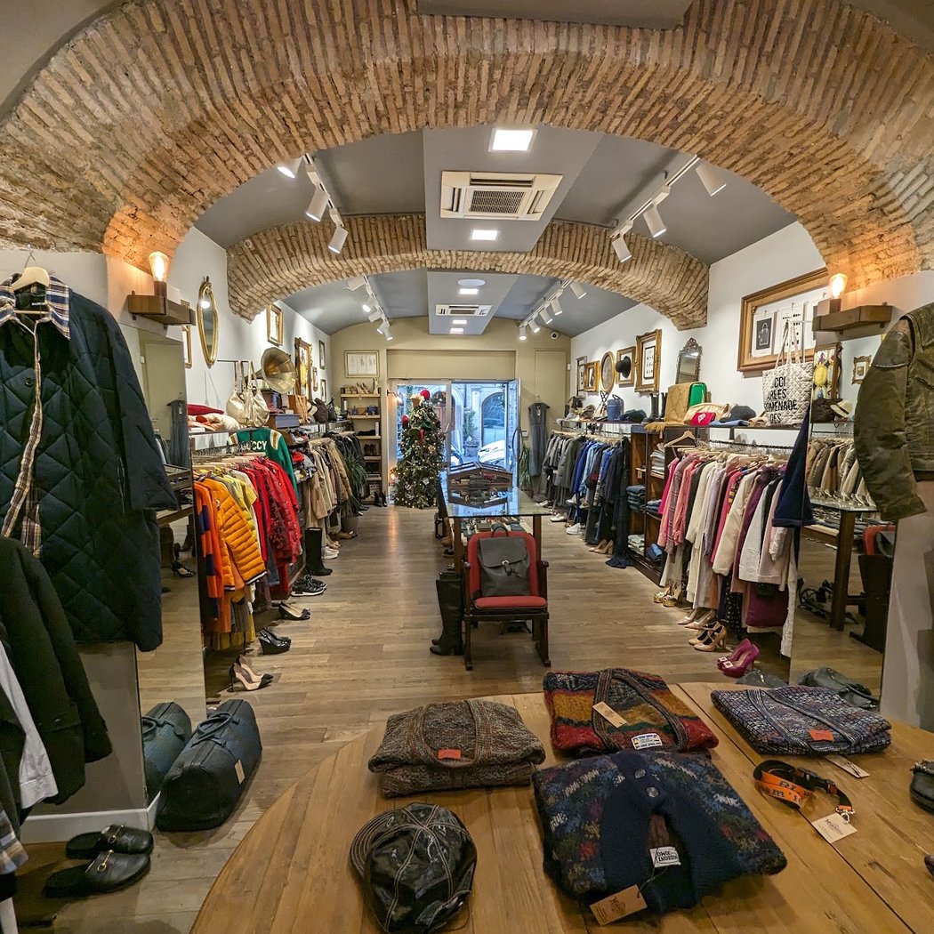 Black Sheep Vintage Store