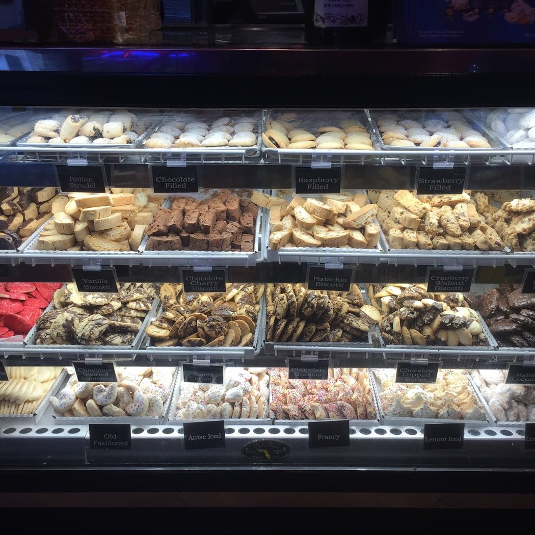 Vaccaro's Italian Pastry Shop, Little Italy 2