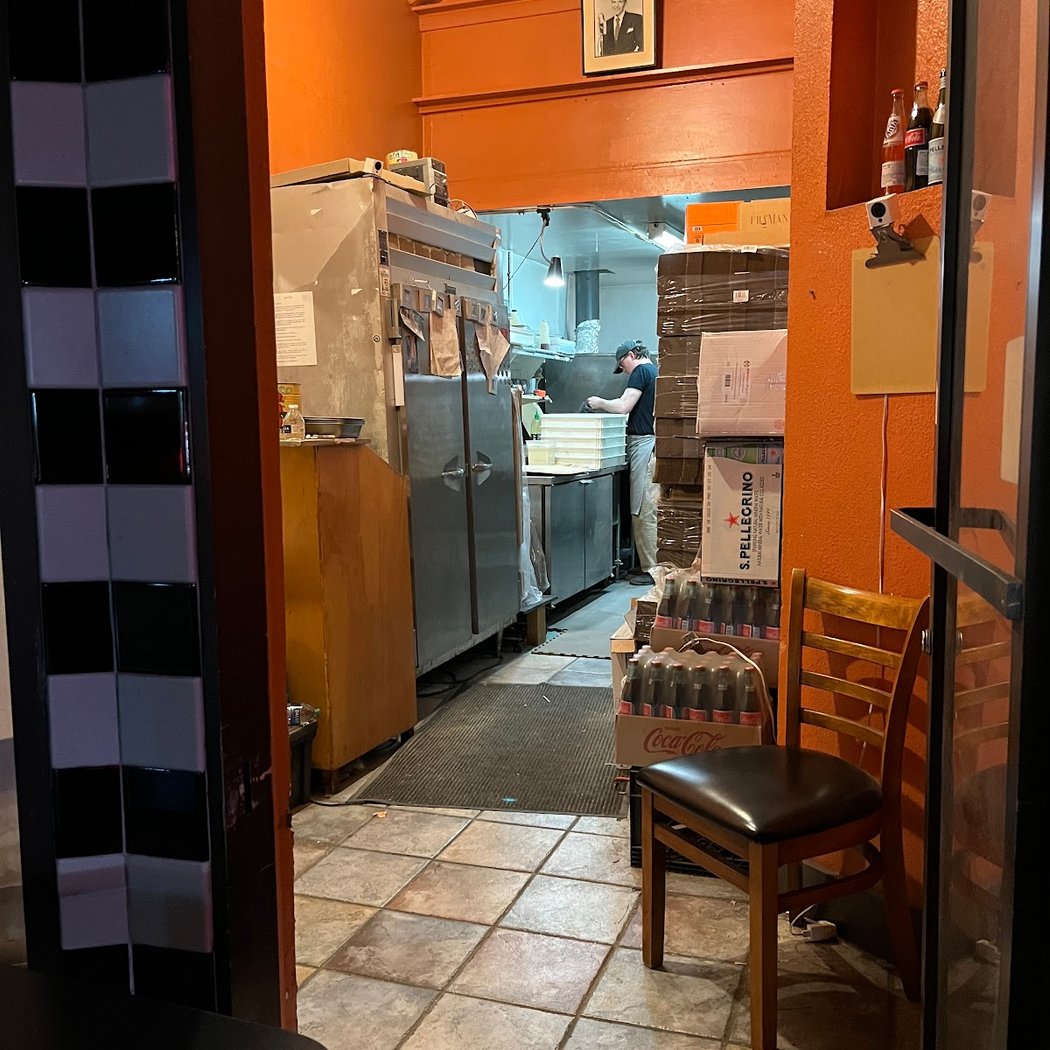 Emilia's Pizzeria 2