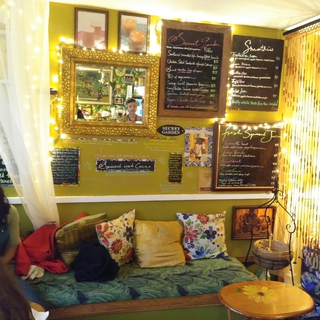 Secret Garden Oasis Juice Bar & Tea House 3