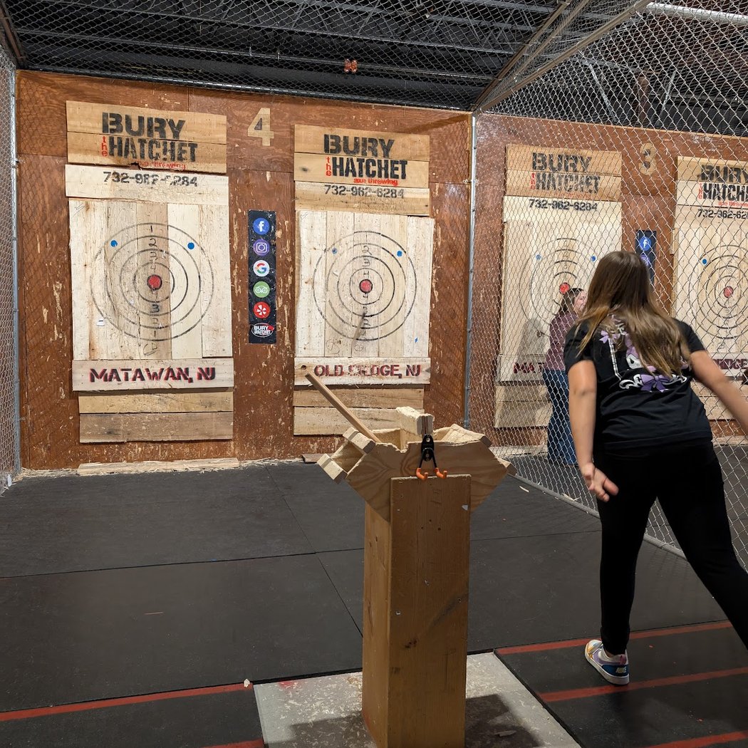 Bury The Hatchet Old Bridge - Axe Throwing 3