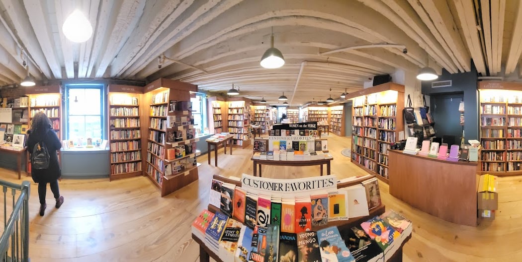 Chris Jennings Presents End of Days, in Conversation with Tara Westover 3