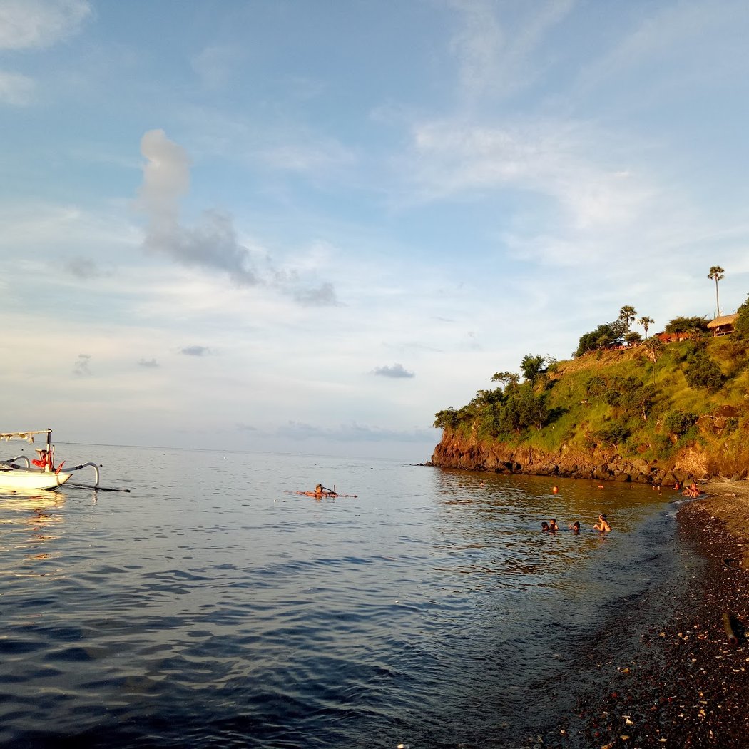 Pantai Jemeluk 3