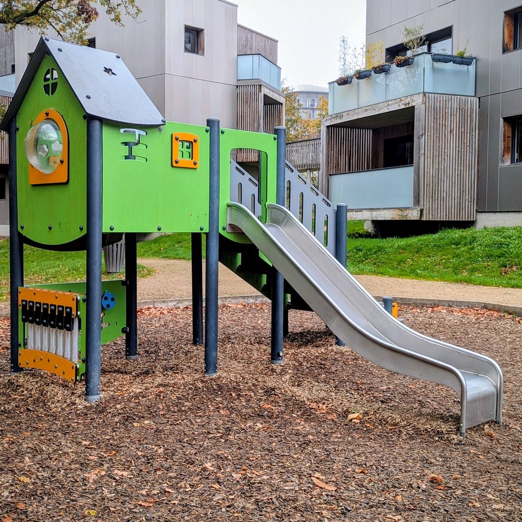 Aire de jeux 2 ans 1