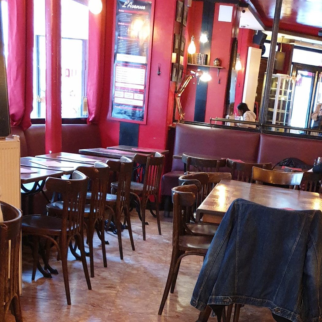 L'Avenue Café 2