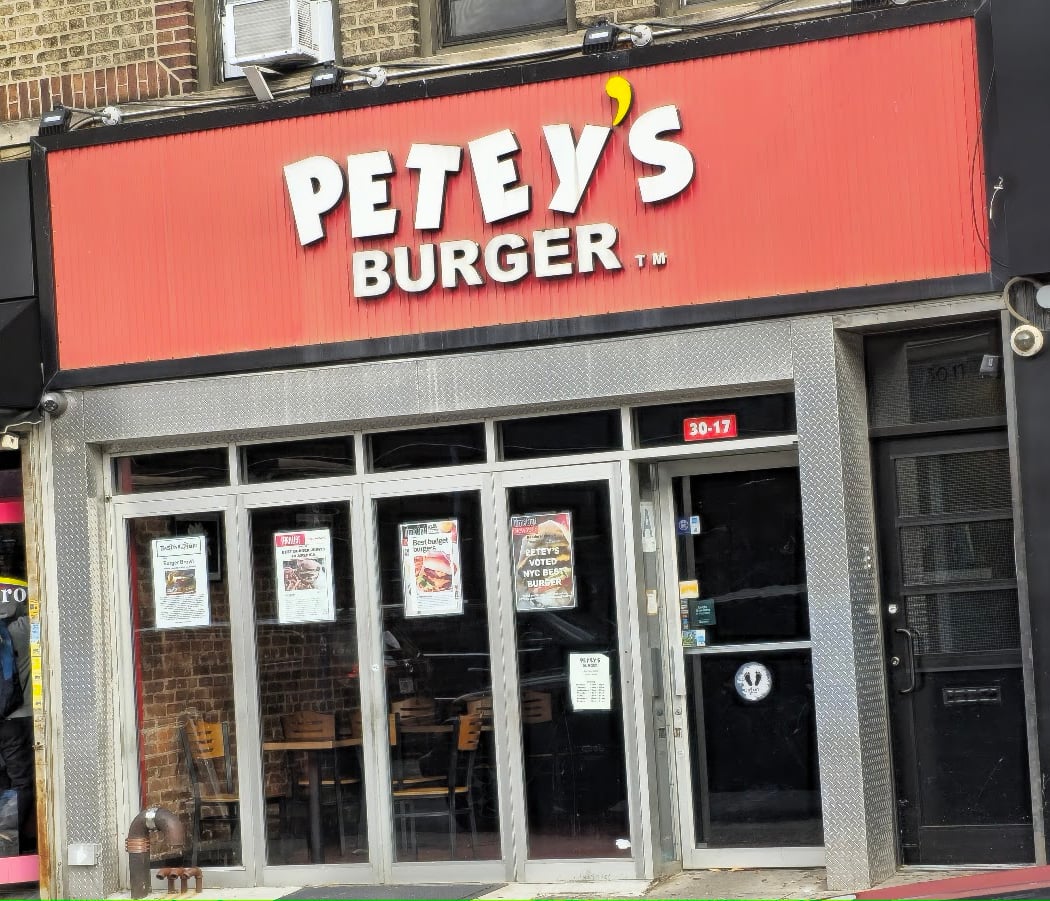 Petey’s Burger 2