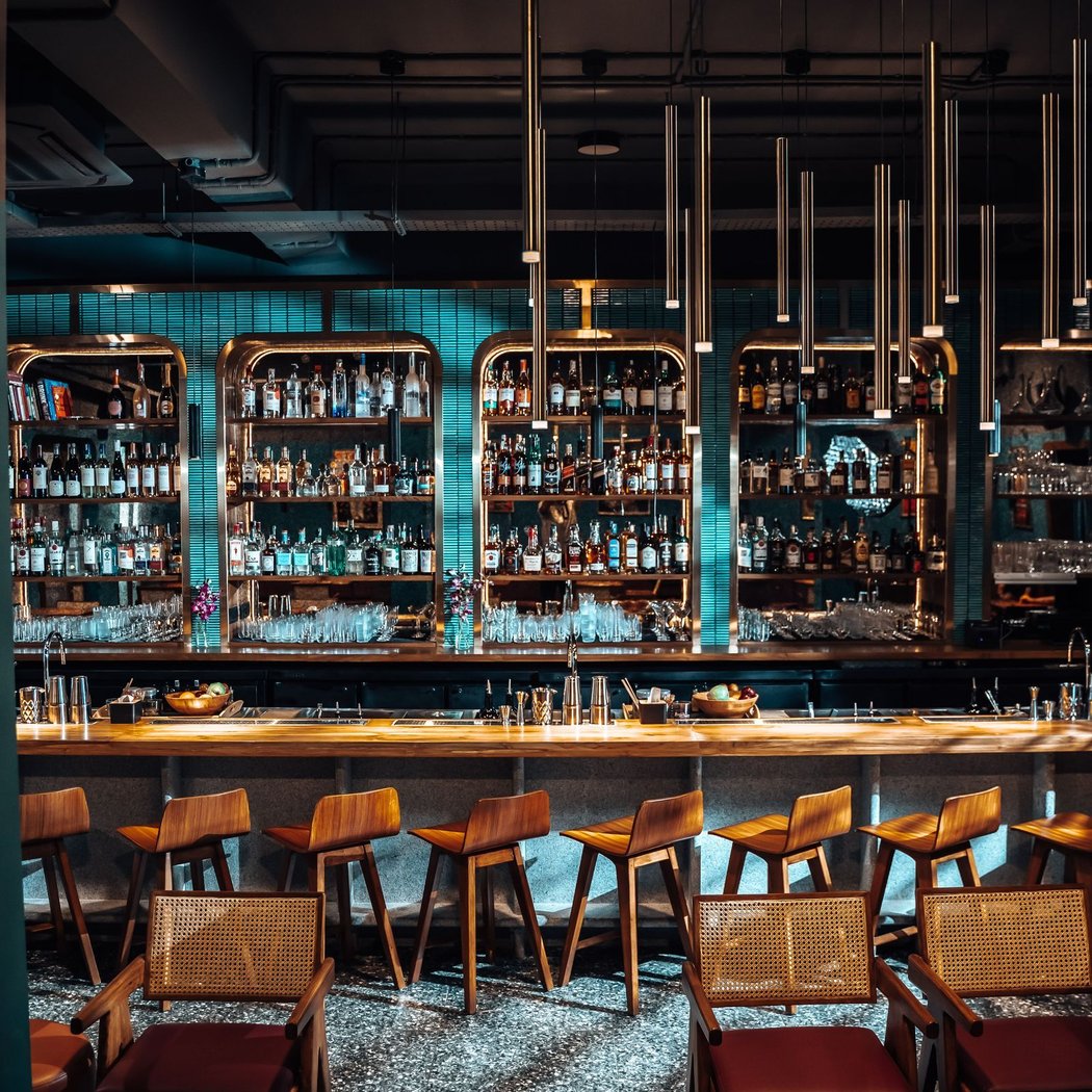 Bar Spirit Forward 3