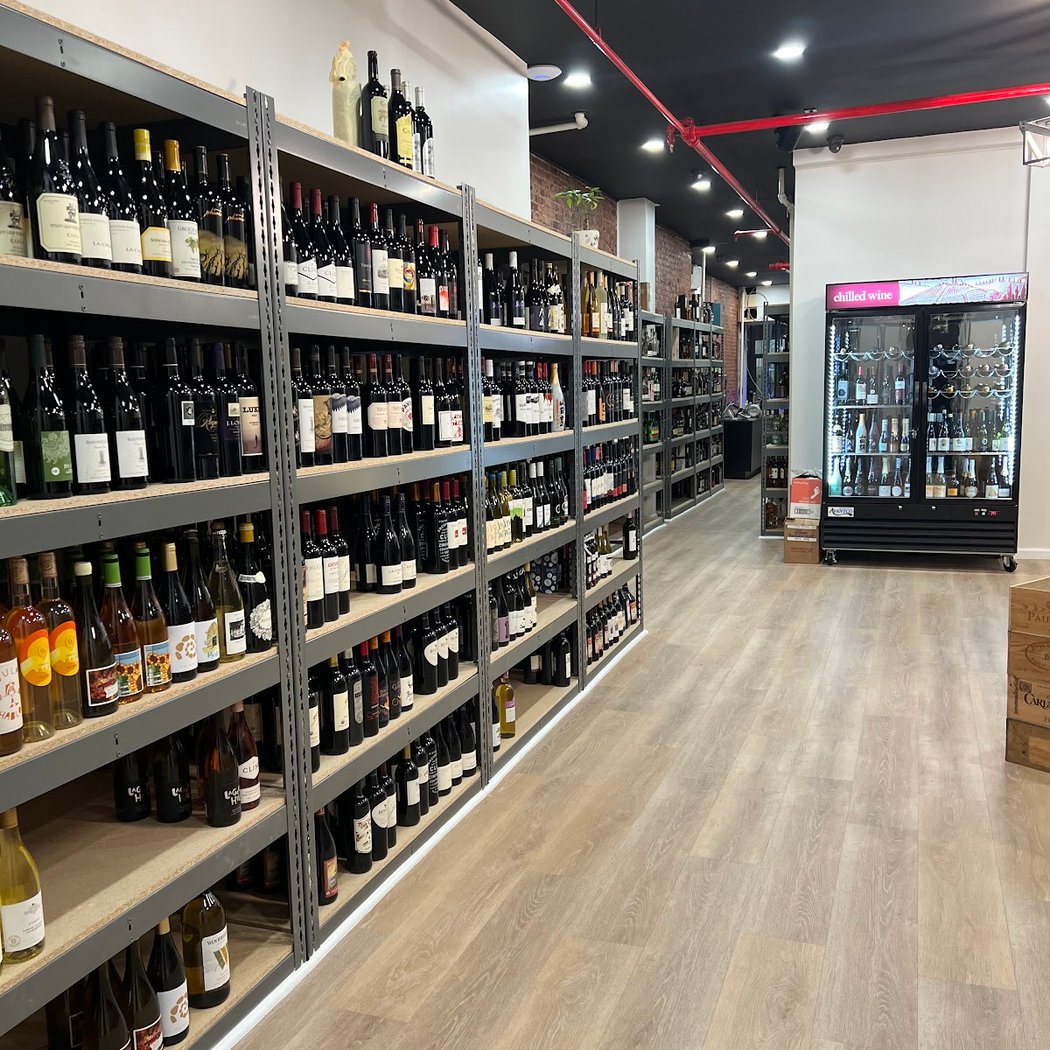 LES Wine & Spirits 3