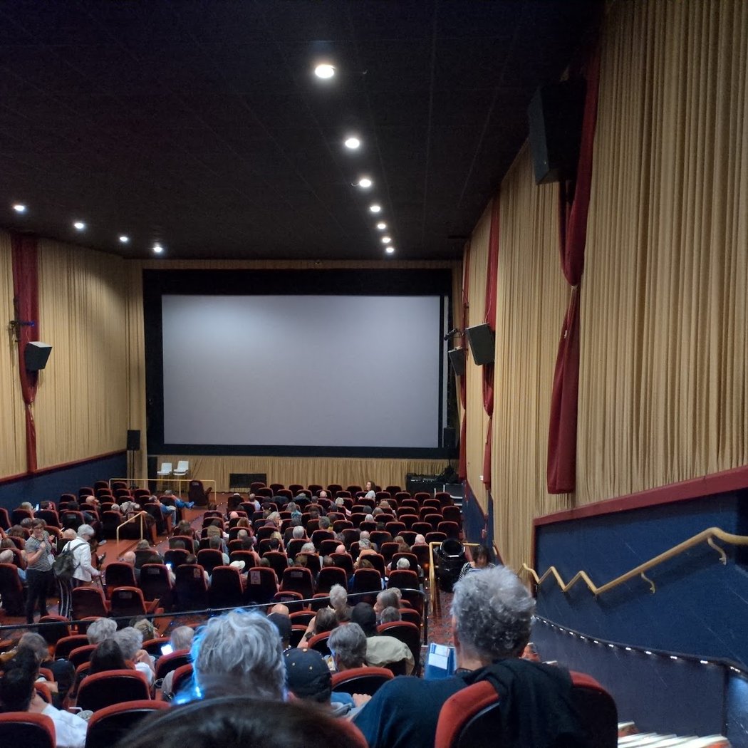 ON THE EDGE – Sequoia Cinema 3