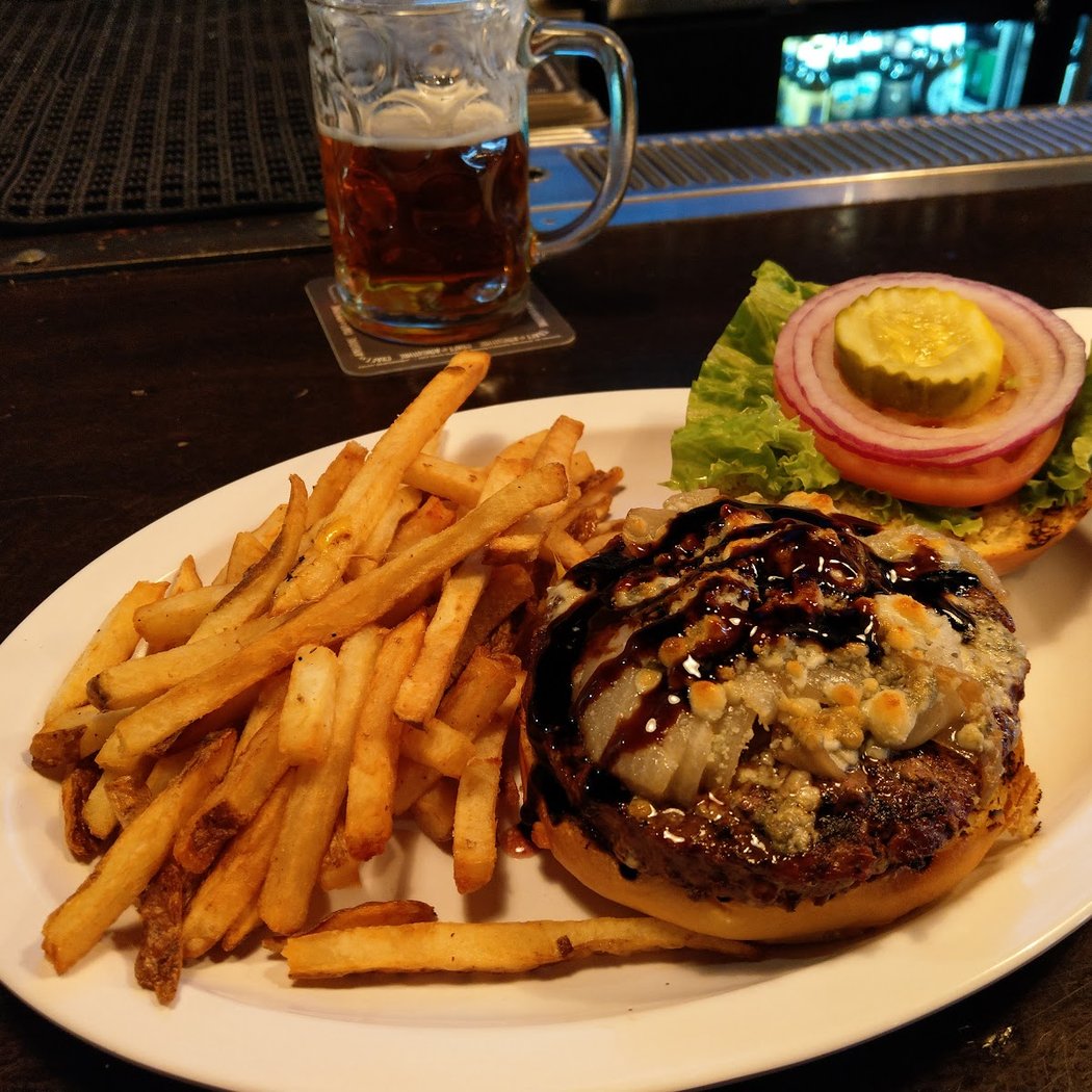 Redd's Biergarten 3