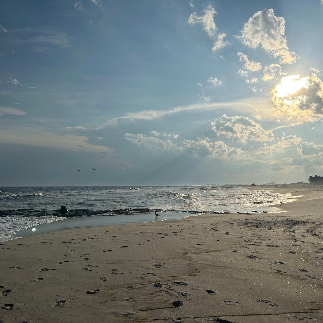 New York Beach Club & Restaurant ( Open to Public after 6pm ) 3