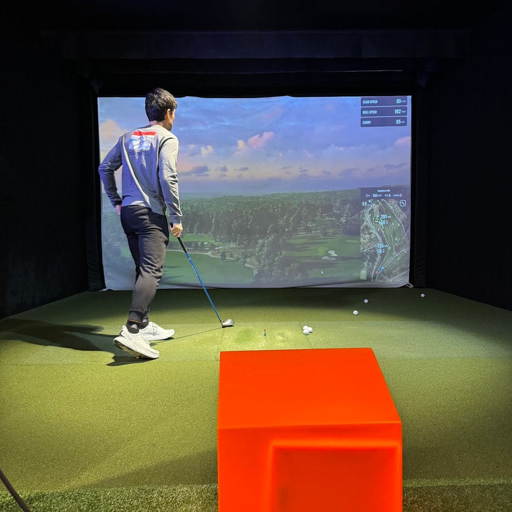 Five Iron Golf 3