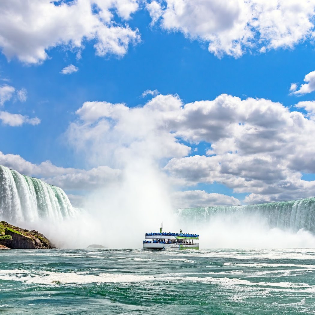 Maid of the Mist 1