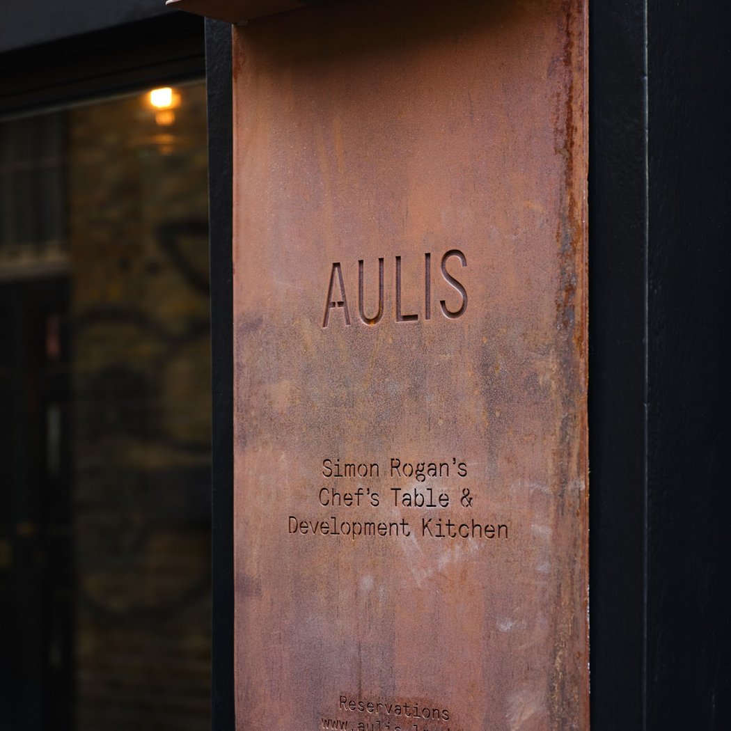 Aulis London 2