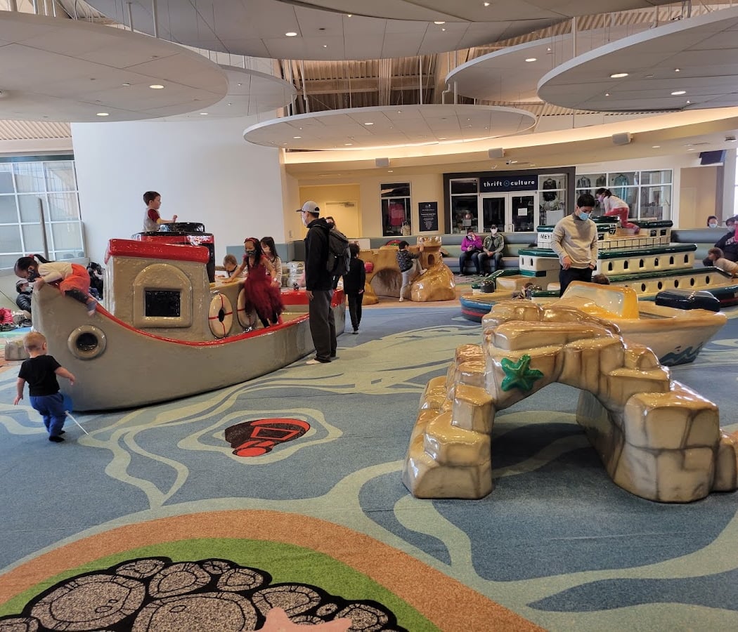 Bellevue Square 3