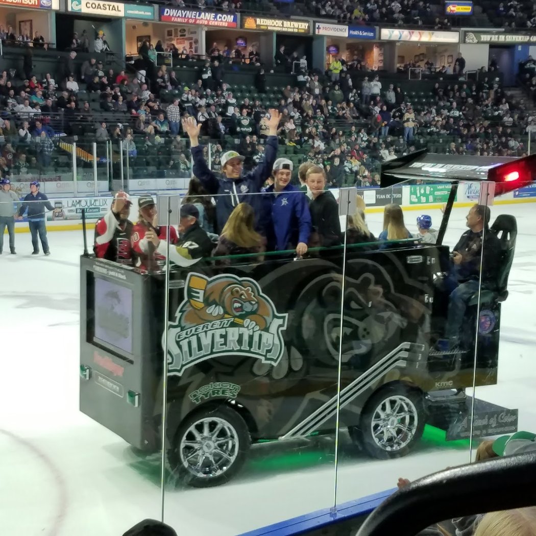 Everett Silvertips vs. Seattle Thunderbirds 2