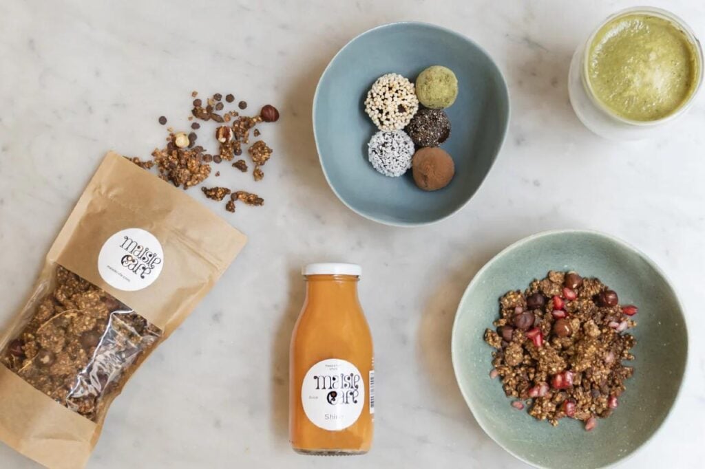 Maisie Café. 1