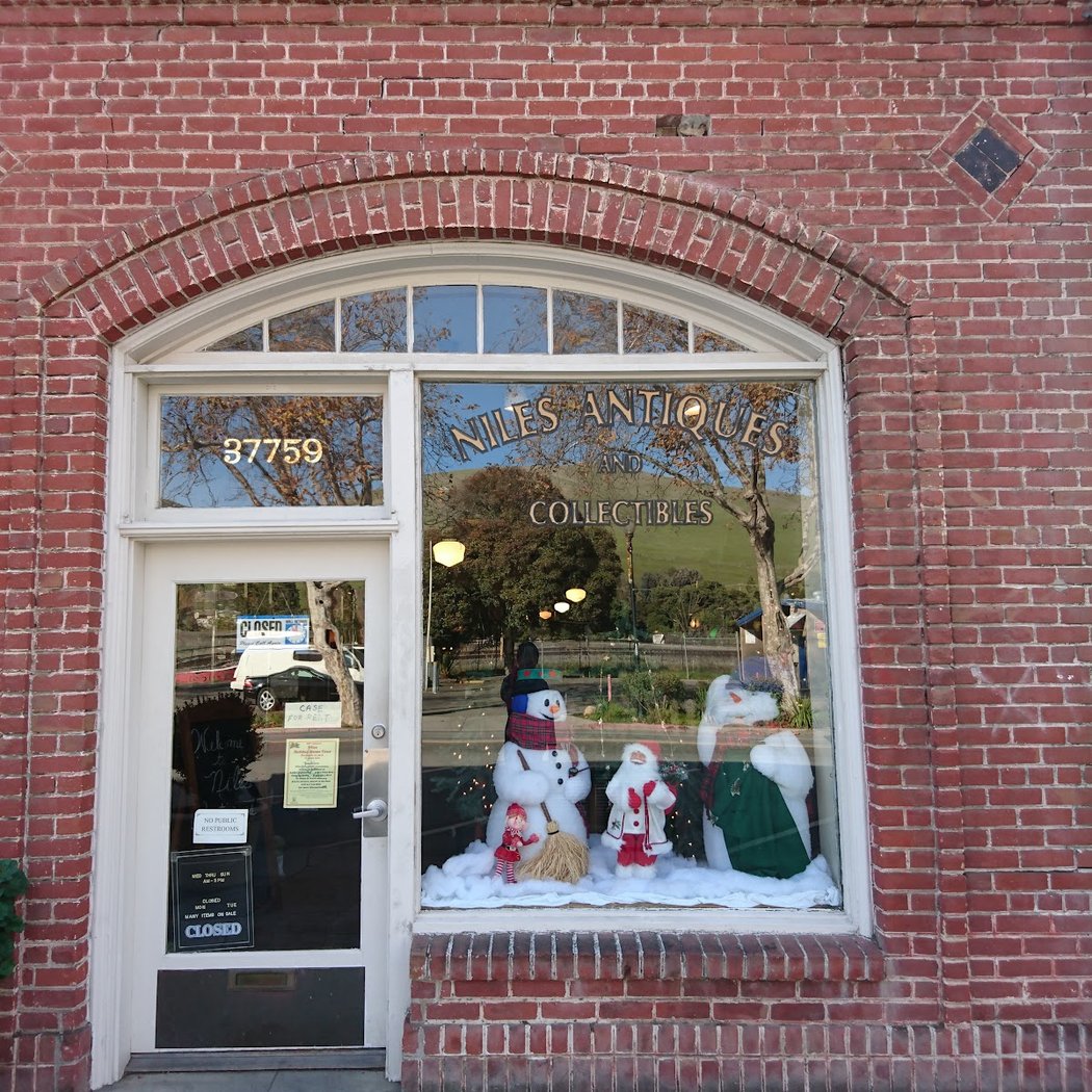 Niles Antique Co-Op 3