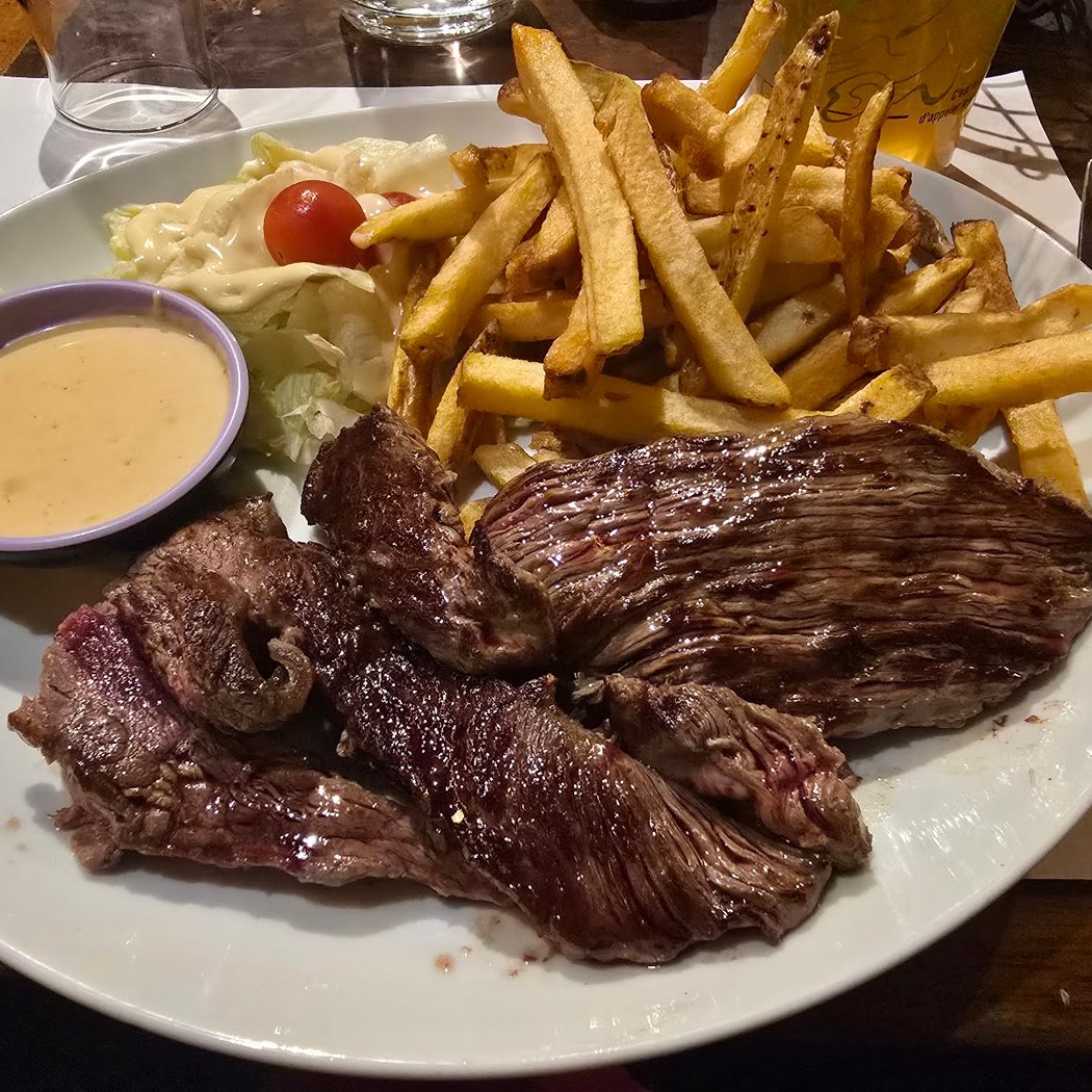Hall's Beer Tavern 3