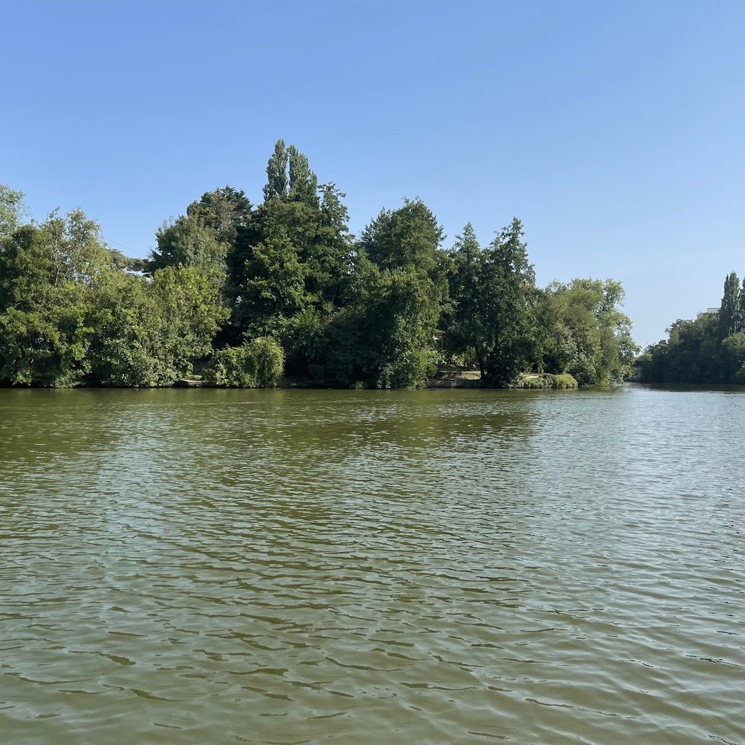 Ruban Vert : location de bateaux électriques et canoës 3