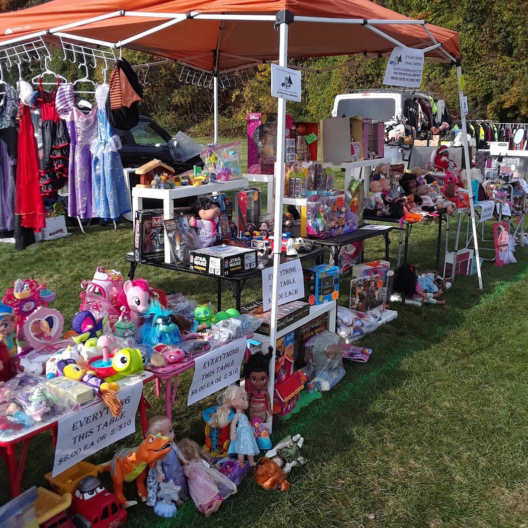 Crazy Andy's Flea Market 3