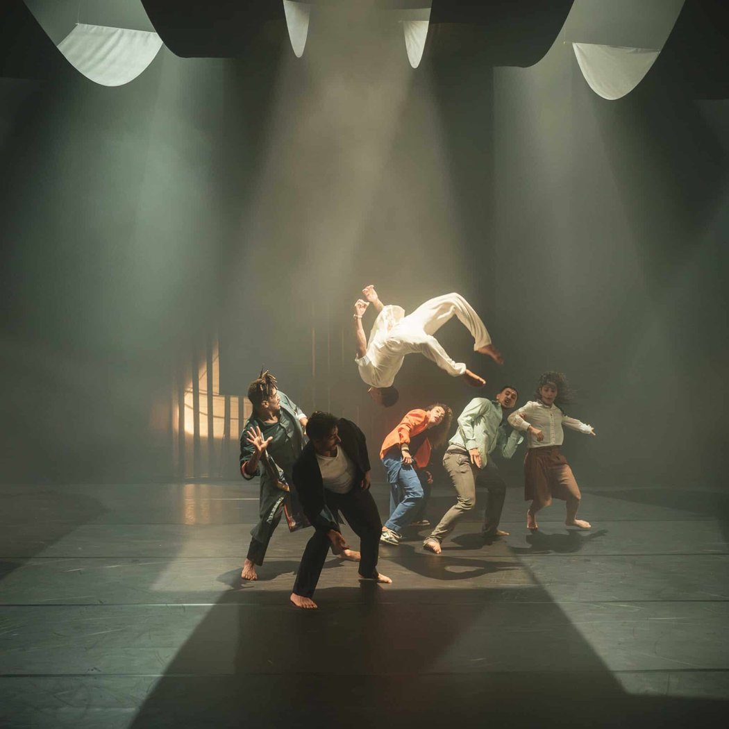 Raphaëlle Boitel / Groupe acrobatique de Tanger - KA-IN 1