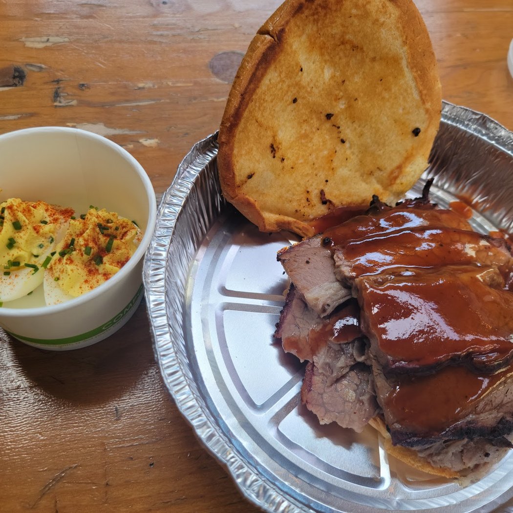 3 Pigs BBQ 3