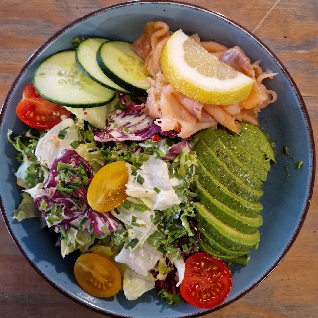 Maison 33 Cafe & Bistro