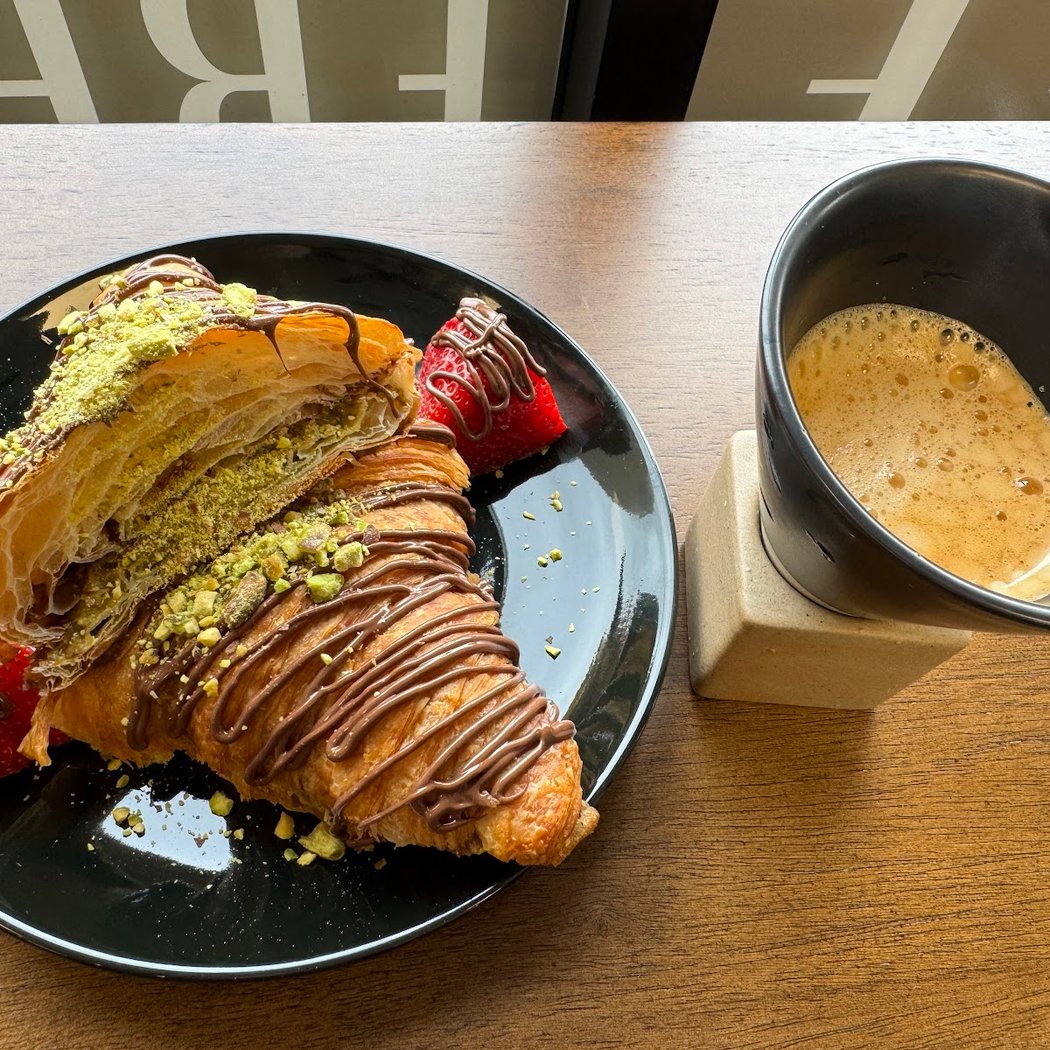 MO's deli & cafe 1