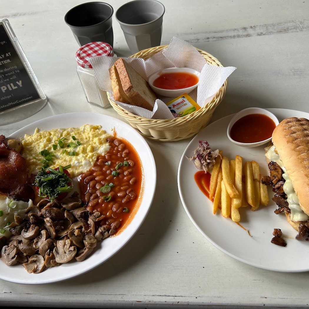 Cafe Here & Now 3