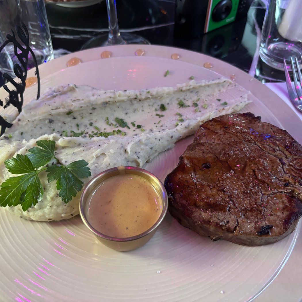 Le Céleste | Restaurant Halal Paris 3