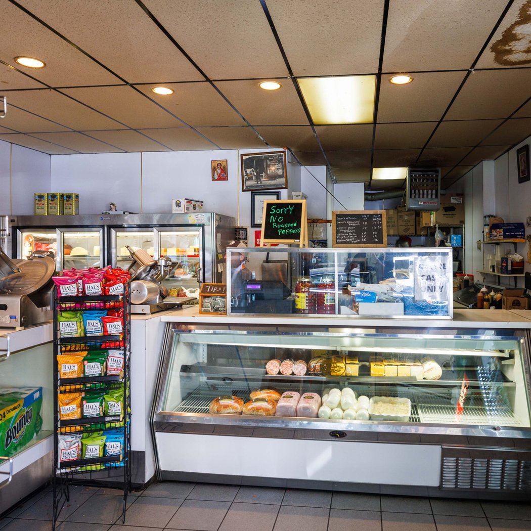 Parisi Bakery & Deli 3