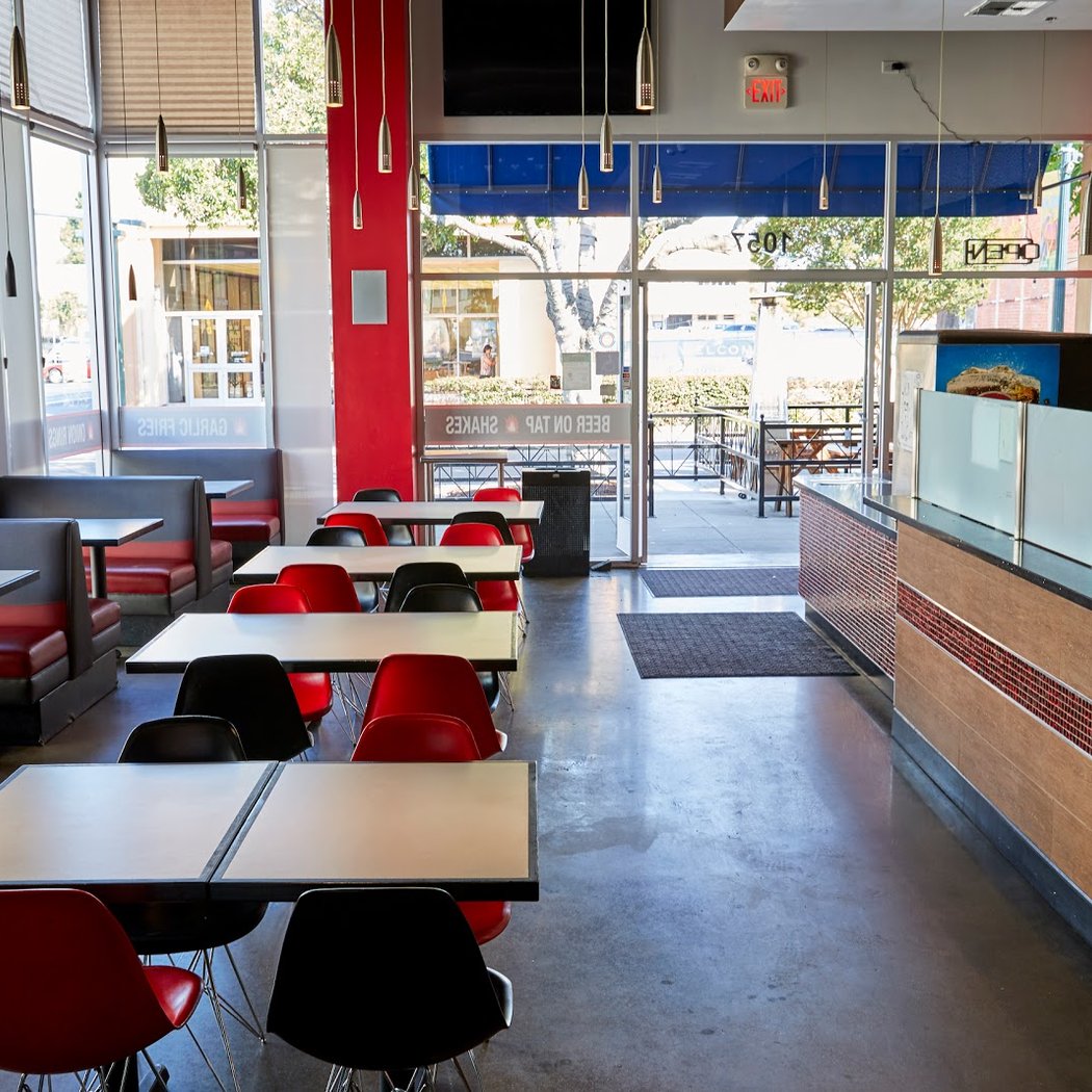 Rockit Char Grill - Burgers & Breakfast Restaurant 2