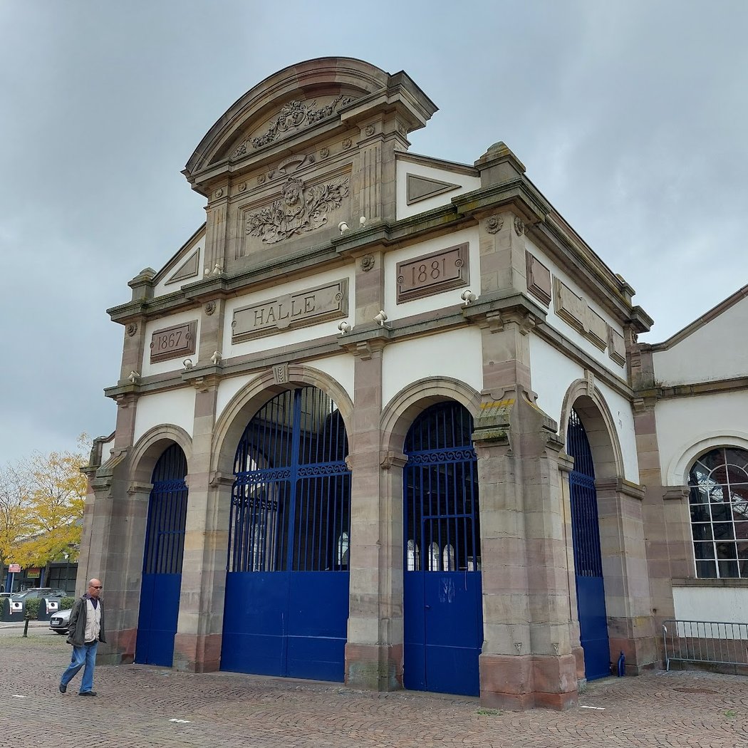Exposition de voitures françaises de 1900 à 1985 3