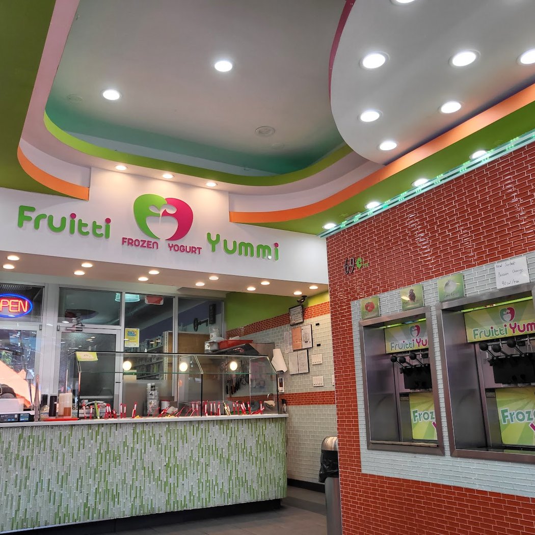 Fruitti Yummi Frozen Yogurt 2