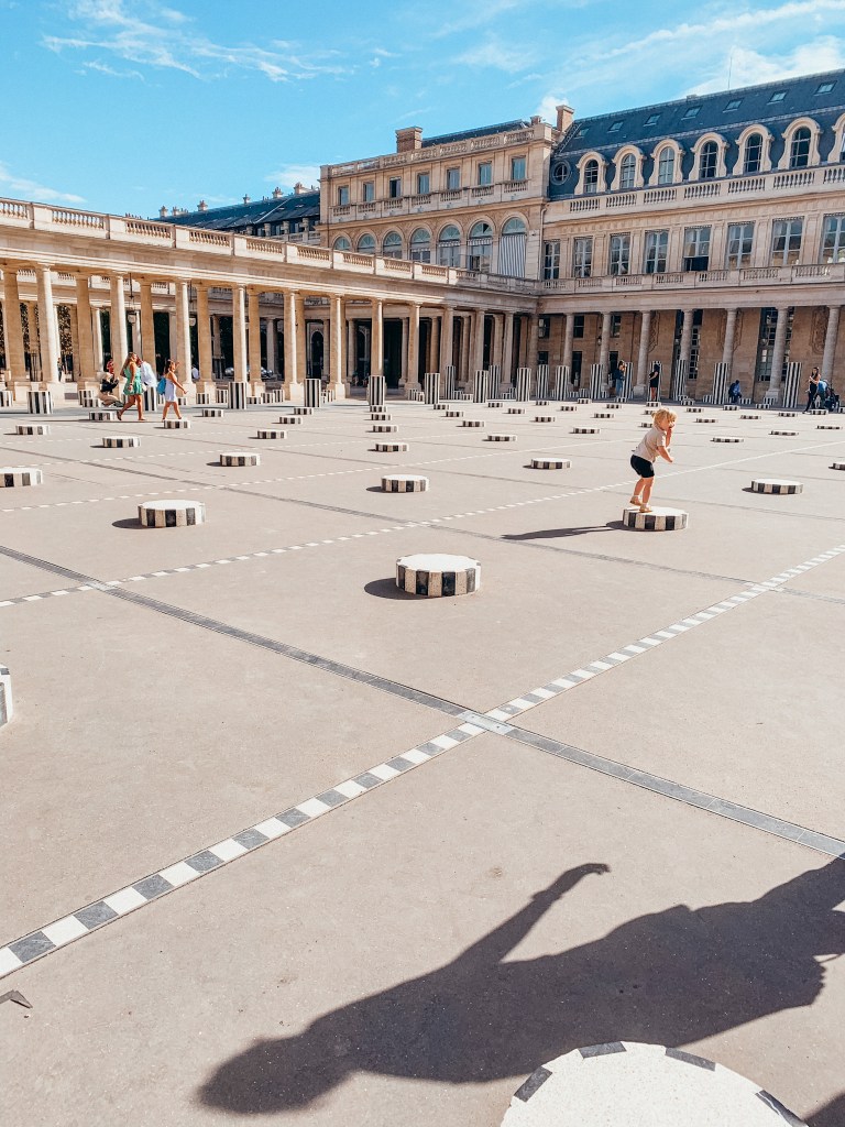 Colonnes de Buren/Les Deux Plateaux 2
