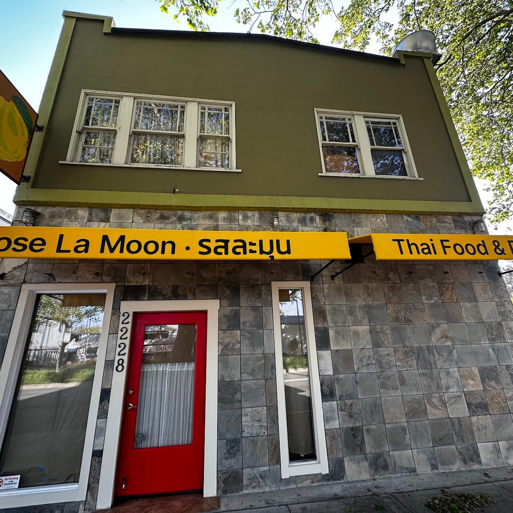 Rose La Moon Thai Food & Desserts 2