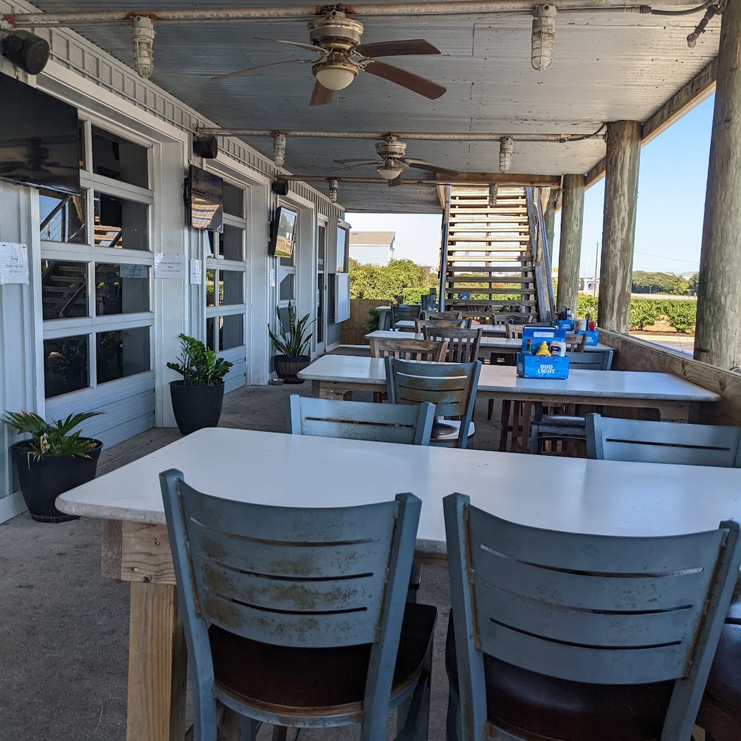 Shipwrecks Taphouse & Grill 2