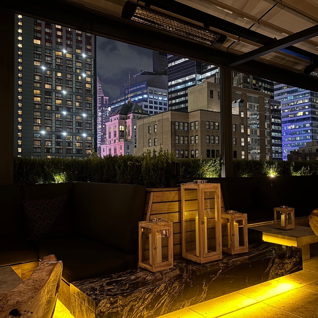 Castell Rooftop Lounge 4