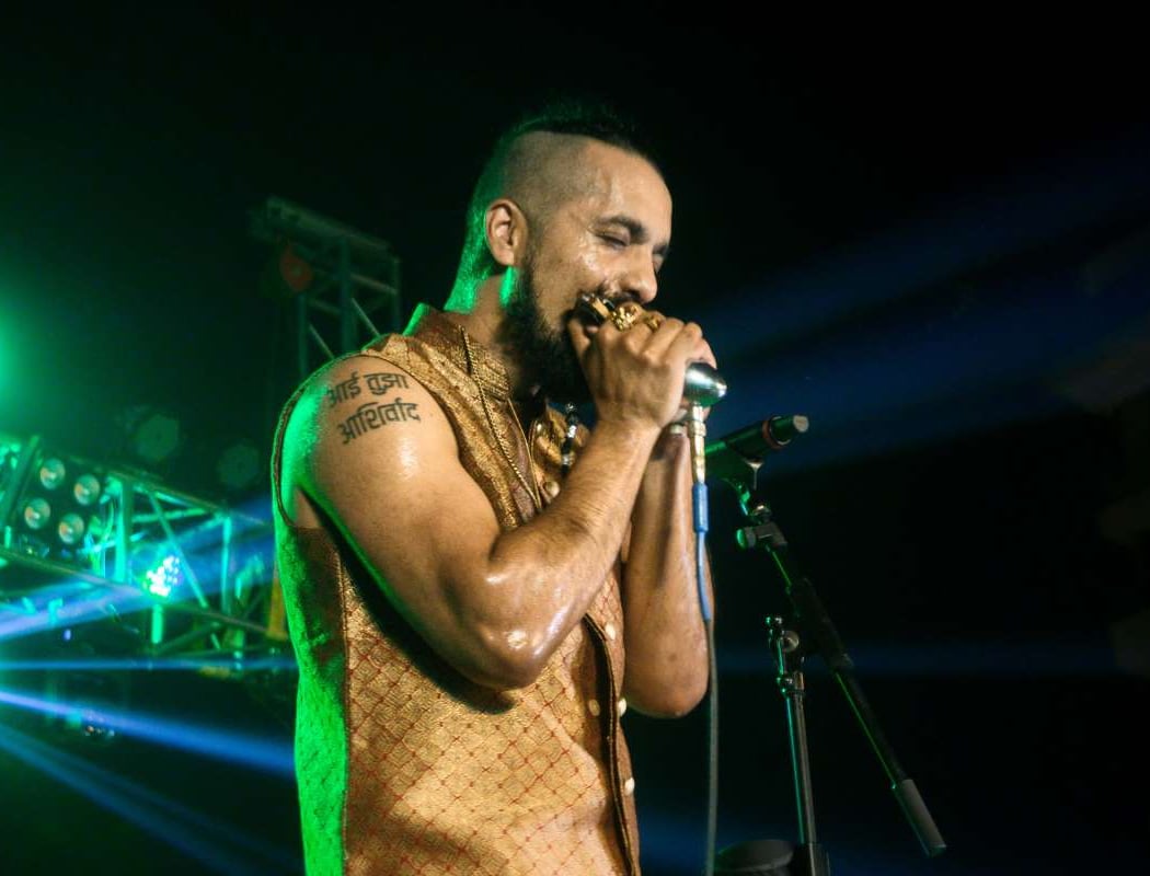 Aki Kumar with The Sampaguitas 1
