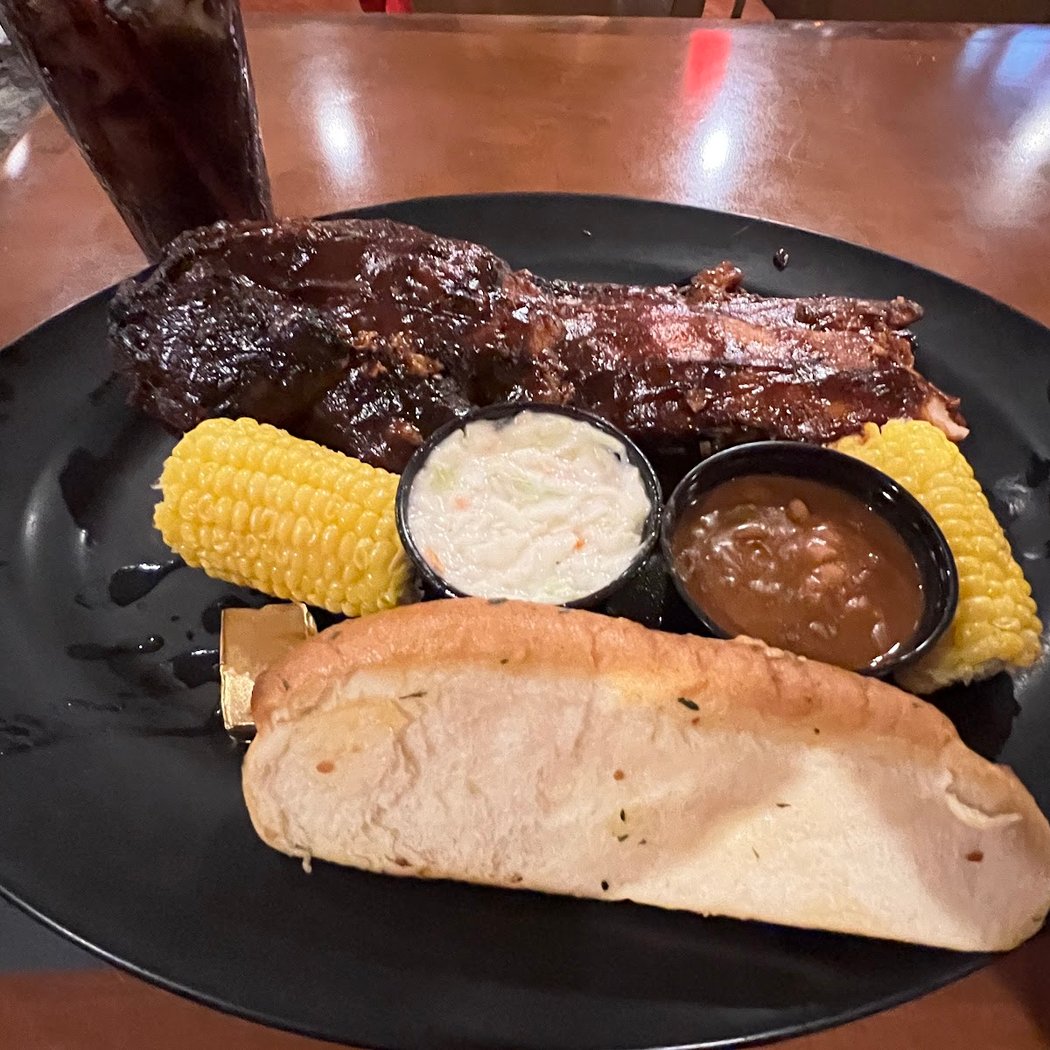 Village Pub & Cafe 2