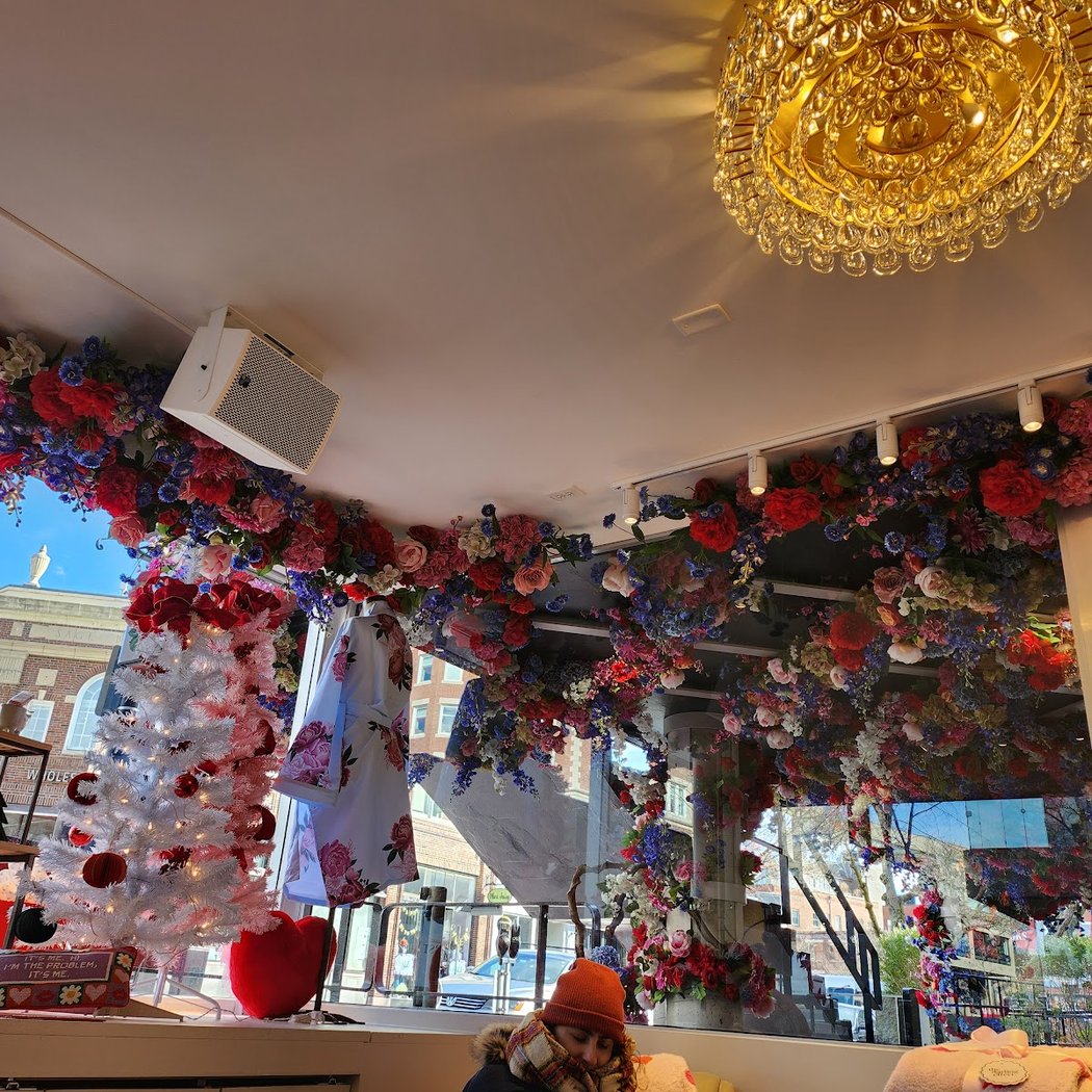 Lovestruck Books & Cafe 3
