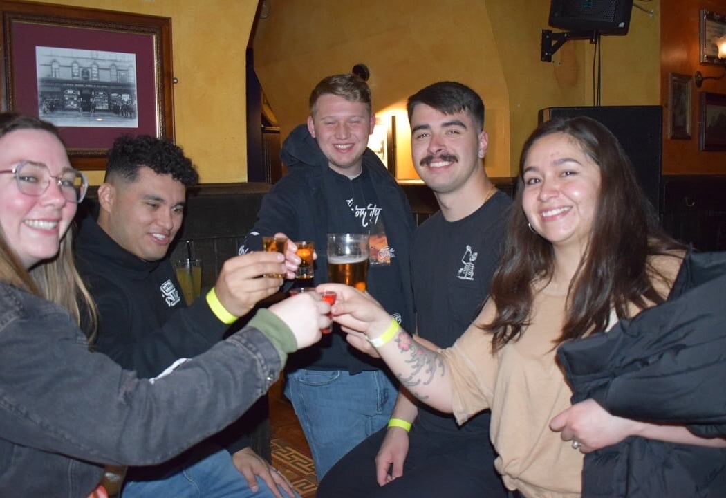 Meet, Drink & Party 1