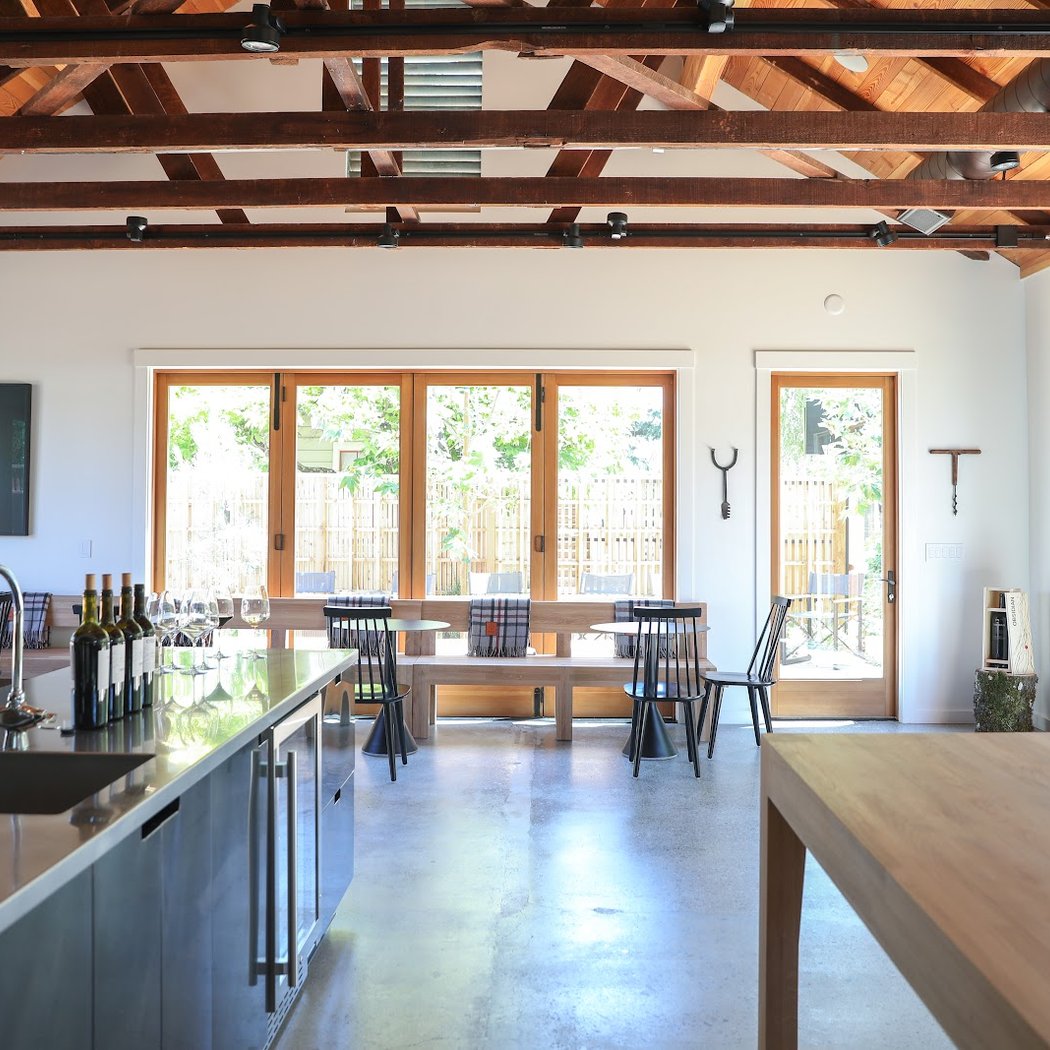 Obsidian Wine Co. | Base Camp (Tasting Room) 4
