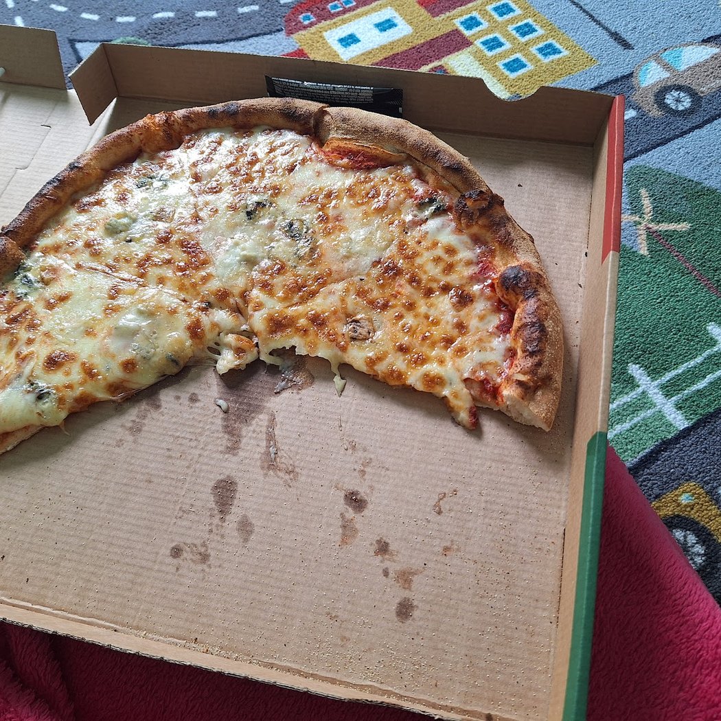 Chez Nelya Pizza au feu de bois 3